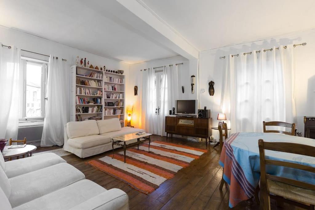 Appartement Le Nid Du Saleys - 70 M2 Centre Ville De Salies-de-Béarn Eksteriør bilde